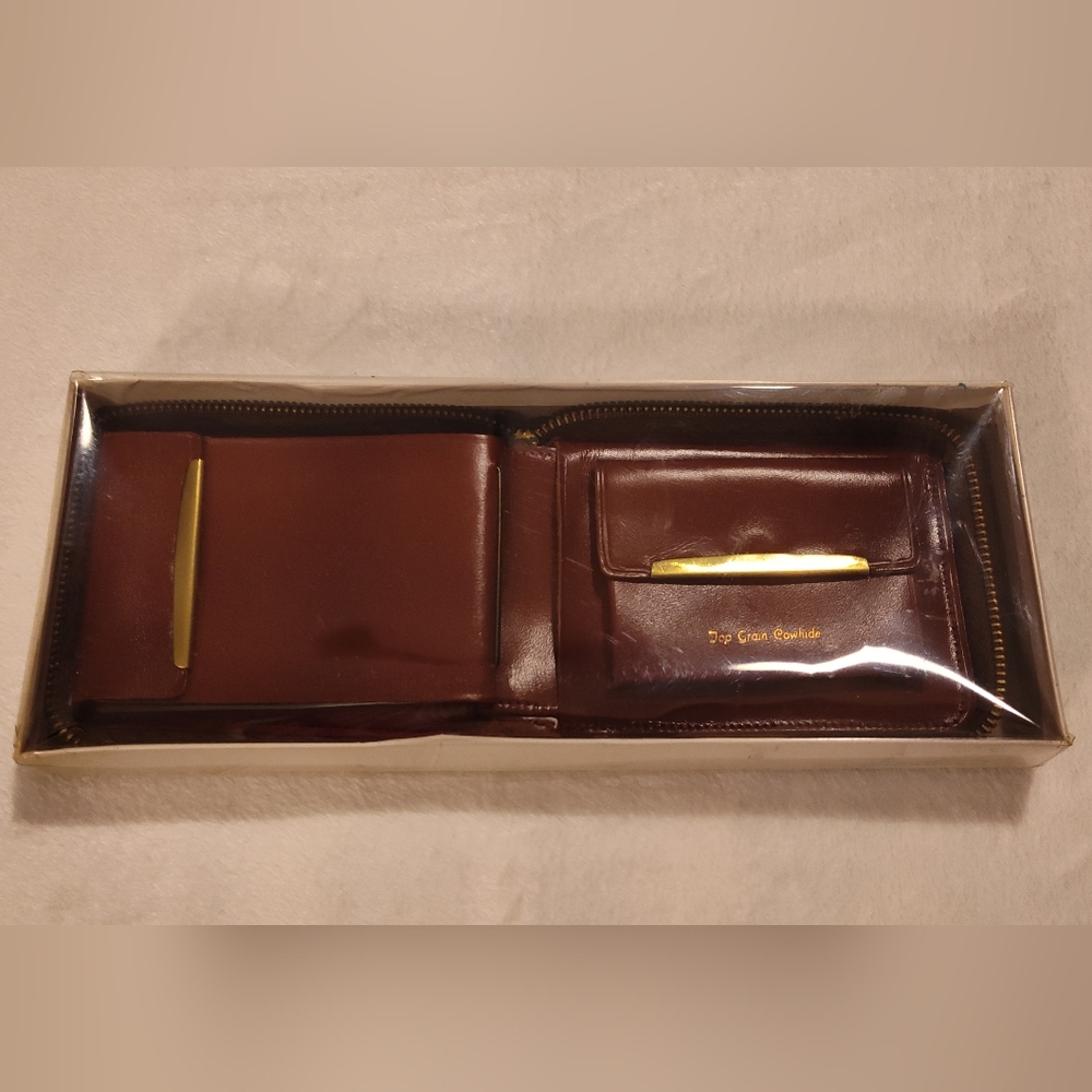 Vintage 1970's Brown Leather Wallet with Gold Accents